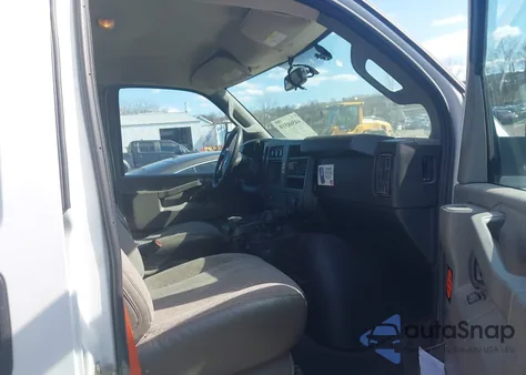 2019 Chevrolet Express 2500 Work Van из США, поврежденный, VIN 1GCWGAF18K1237246